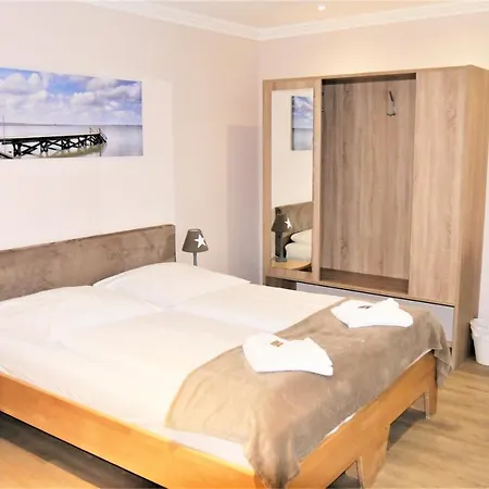 Nordsee-hotel Hinrichsen ホテル フースム